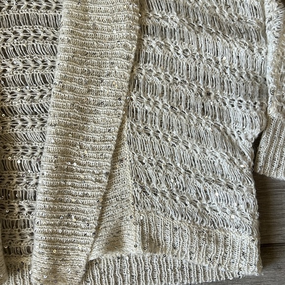 Express White w/sequin Shrug Size Medium NWOT - Picture 4 of 9